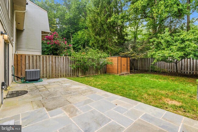Building Photo - 6410 Blarney Stone Ct