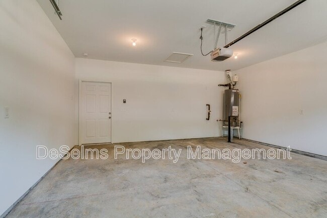 Building Photo - 139 Crabourne Dr