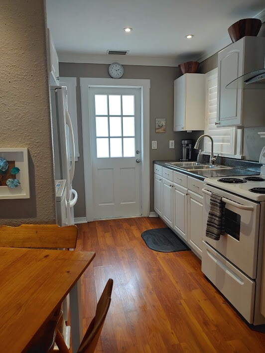 Building Photo - 1605 N Osceola Ave