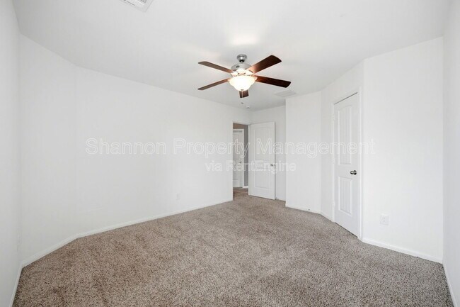 Building Photo - 10322 Urban Oak Trl