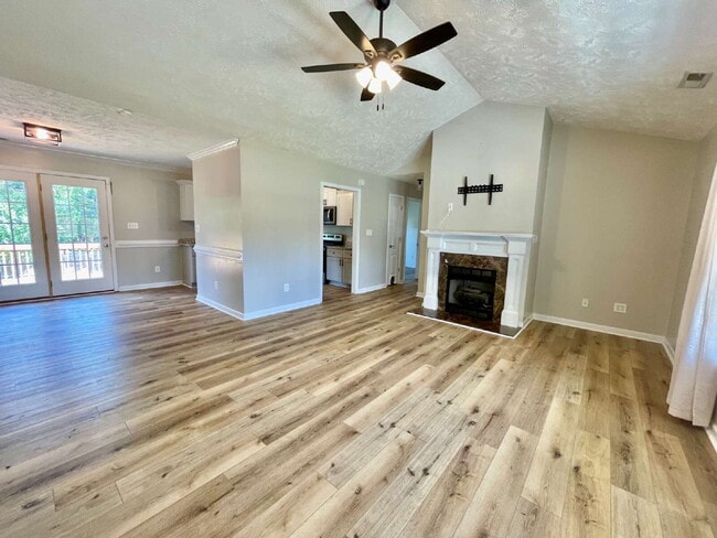 Building Photo - 3-Bed, 2-Bath Nest With Bonus Room In Faye...