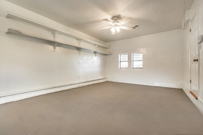 Building Photo - 709 NE 79th Pl