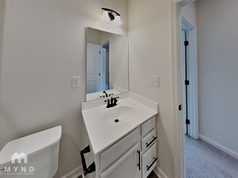 Building Photo - 10868 Overlook Mountain Dr