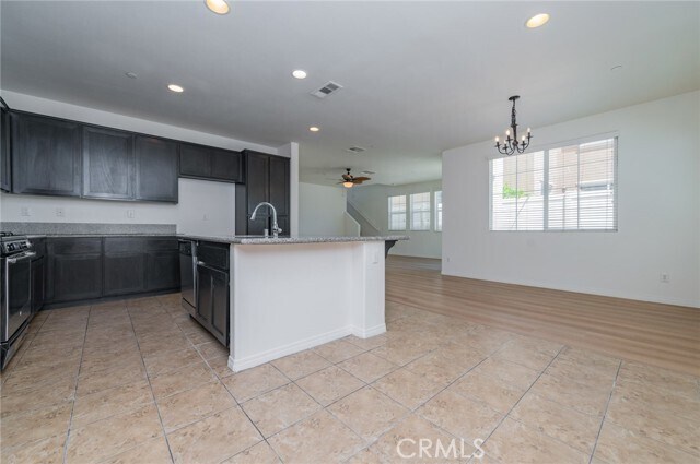 Building Photo - 2840 S Via Belamaria