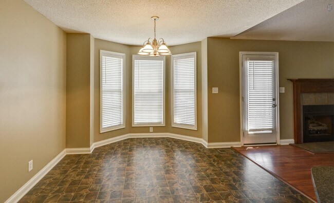 Building Photo - 3649 S Naples Ct