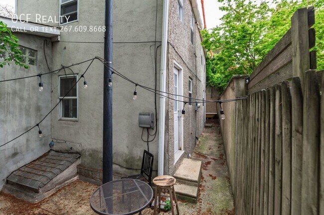 Building Photo - 1221 Marlborough St