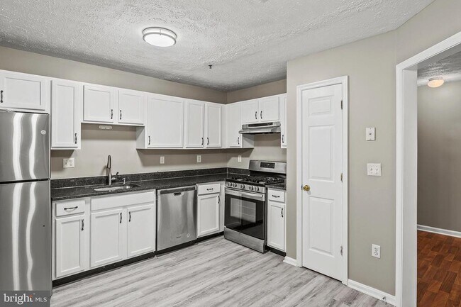 Building Photo - 50 Amberstone Ct