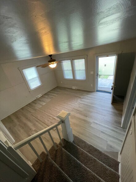 Building Photo - 702 Todds Ln