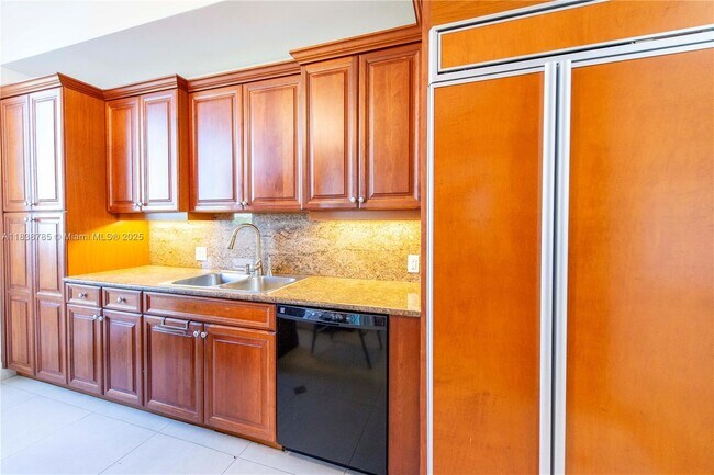 Building Photo - 626 Coral Wy