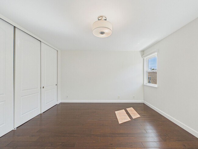 Building Photo - Bright Corner 2BR/2BA in Prime Anza Vista | Parking Included | Exceptional Natural Light