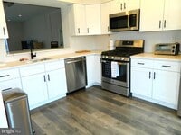 Building Photo - 82 Pebble Ln