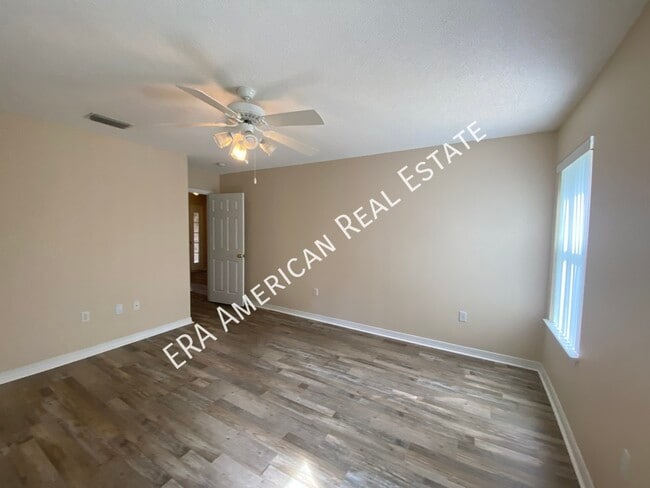 Building Photo - 6909 Leisure St