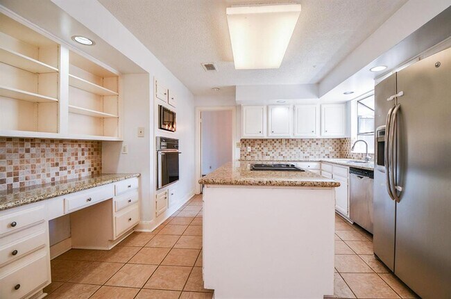 Building Photo - 13007 Waldemere Dr