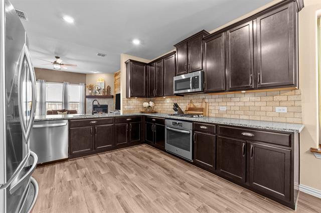 Building Photo - 910 Blackhawk Dr