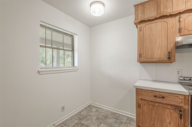 Building Photo - 2105 Avenue N