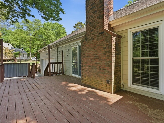 Building Photo - 9437 Fairmead Dr