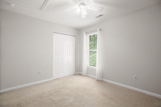 Building Photo - 10205 N Hampton Ln