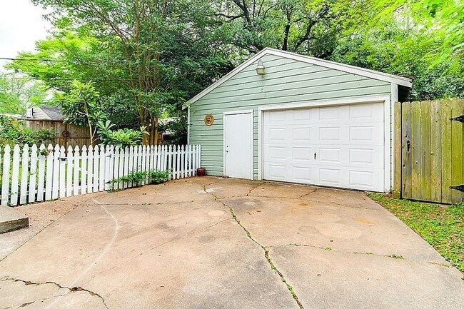 Building Photo - 4031 Whitman St