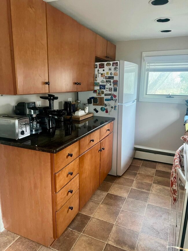 Building Photo - 5015 N Territorial Rd