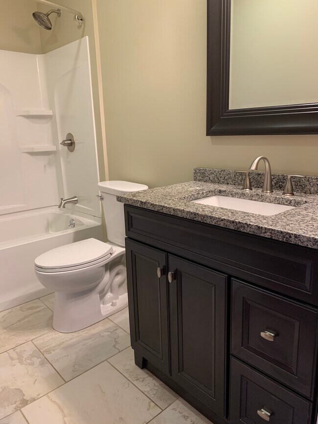 Building Photo - 15 Orchard St