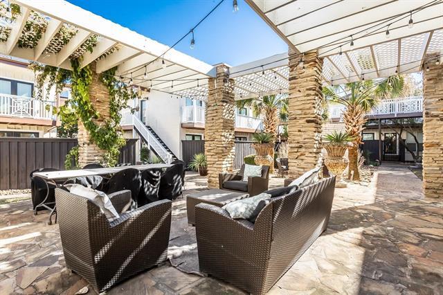 Building Photo - 5934 Sandhurst Ln