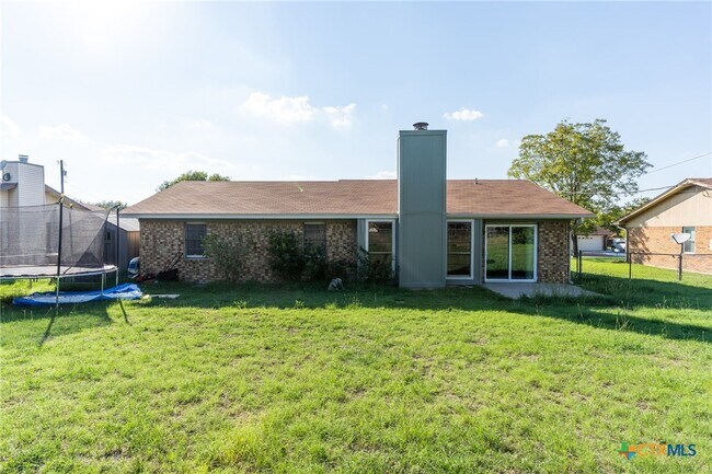 Building Photo - 3008 Belmont Dr