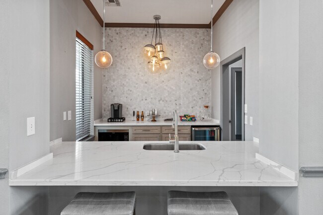 Primary Photo - Stonegate Apartments