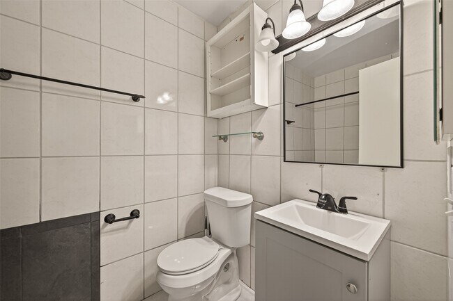 Building Photo - 614 Northaire Dr