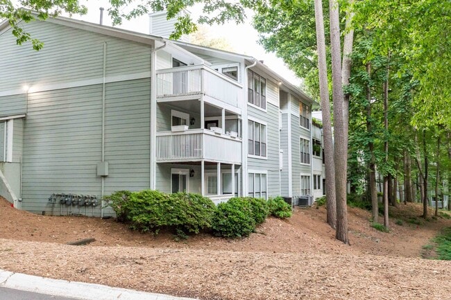 Building Photo - 1126 Summit North Dr NE