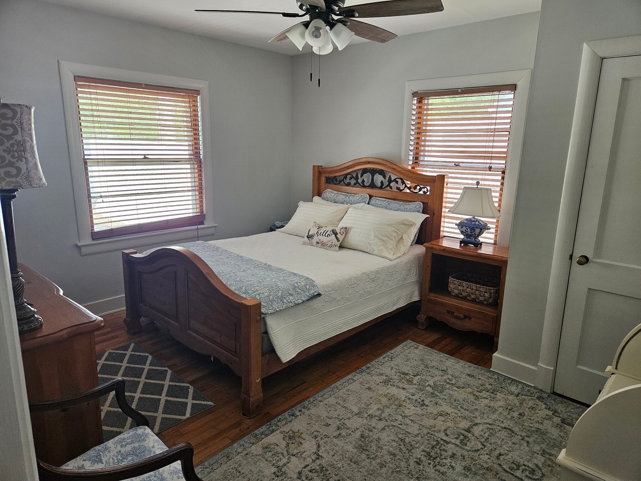 Postuerpedic queen mattress - 526 N 23rd St