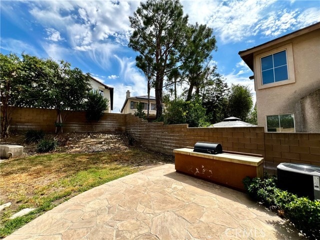 Building Photo - 16620 Colonial Dr