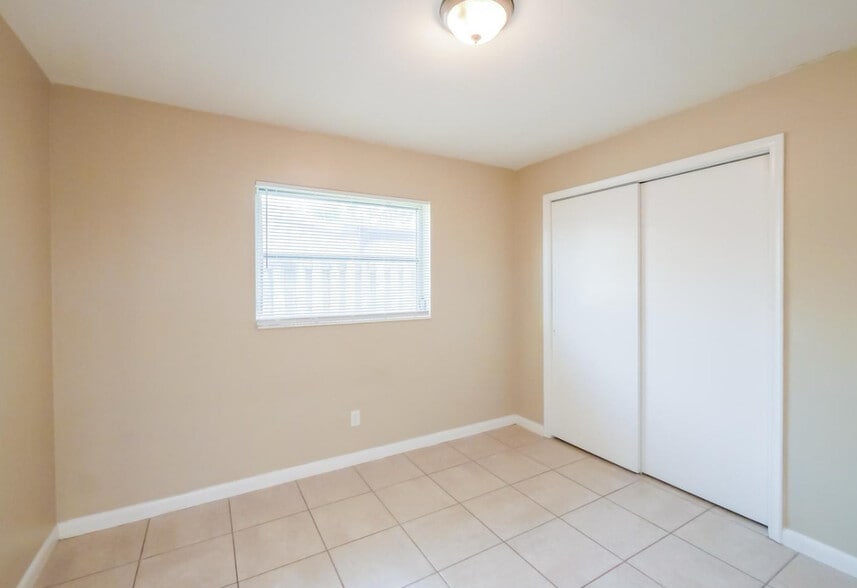 Building Photo - 3645 Valais Dr