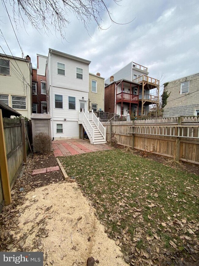 Building Photo - 19 T St NE