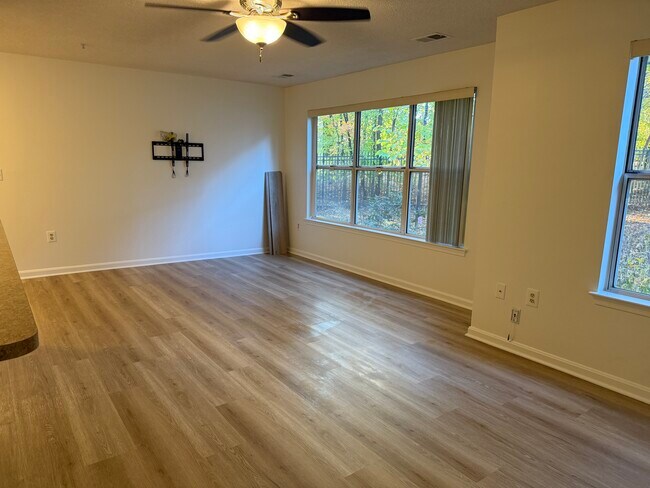 Building Photo - 14201 Woolen Oak Ct