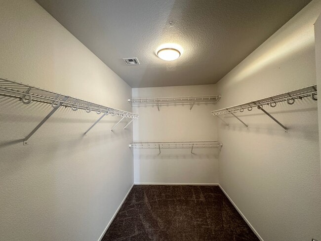 Building Photo - Shadow Springs