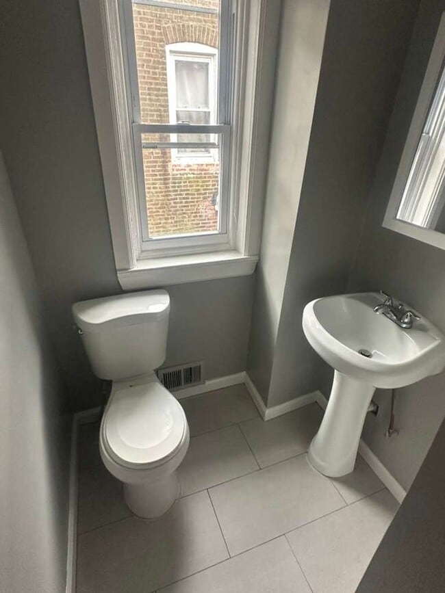 Building Photo - Renovated 3 Bedroom Home