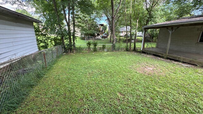 Building Photo - 338 N Skyline Dr