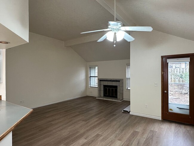 Building Photo - Serene 3 Bed, 2 Bath Gem!