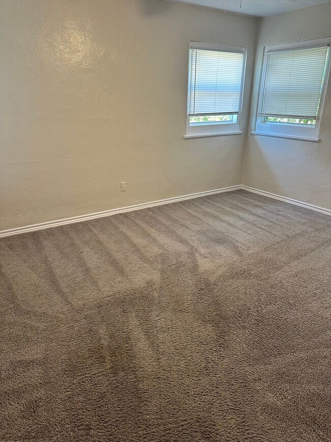 Building Photo - 2319 NW Bell Ave