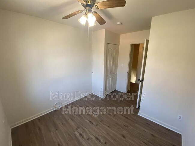 Building Photo - 108 Kings Mill Dr