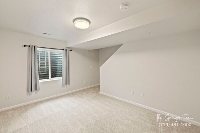Building Photo - MODERN COMFORT IN LINCOLN COMMONS COMMUNIT...