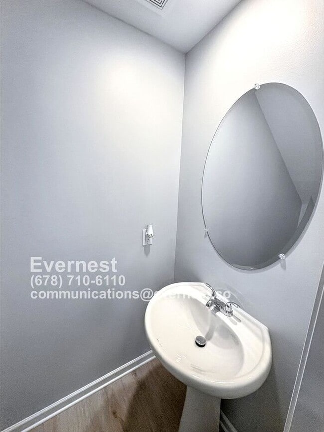 Building Photo - 75 Heyman Dr