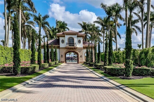 Building Photo - 10000 Isola Way