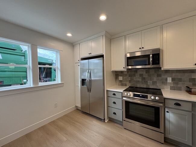 Building Photo - 6960 NE 18th Ave