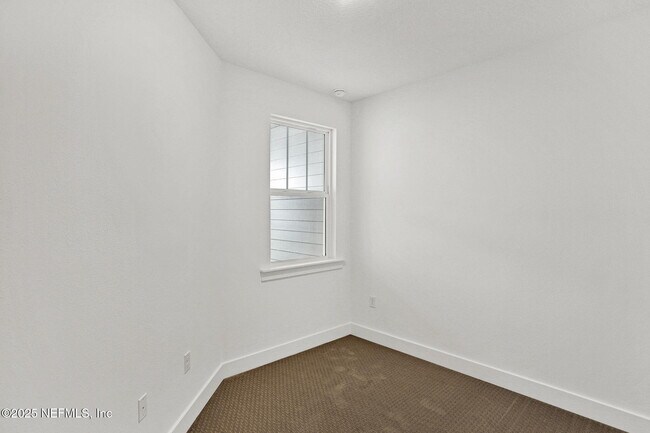 Building Photo - 119 Latham Dr