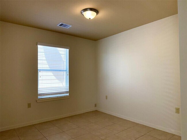 Building Photo - 10058 Emnora Ln