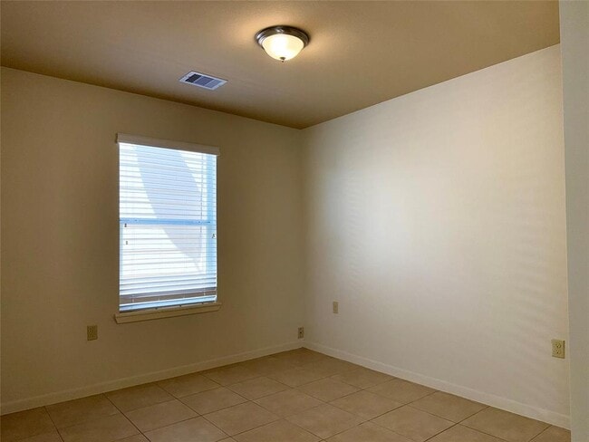 Building Photo - 10066 Emnora Ln