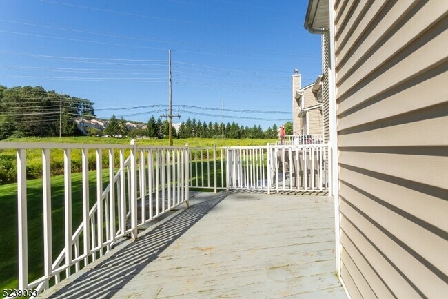 Building Photo - 572 Old Dover Rd