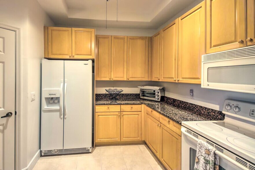 Building Photo - 24367 Baltic Avenue