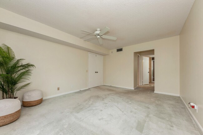Building Photo - 10173 Mangrove Dr